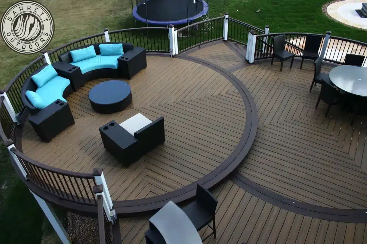 Curved deck ideas - Photo of curved deck with curved railings - Curved Deck Builders in New Jersey